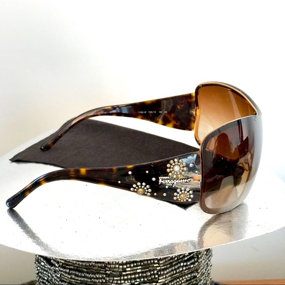 Salvatore Ferragamo Sunglasses - Picture 2 of 4